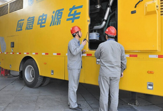 潜山如何清理被灰尘覆盖的机油散热器？